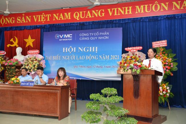 Ủy viên BCH Tổng Liên đoàn LĐVN, Chủ tịch Công đoàn Tổng công ty Lê Phan Linh phát biểu chỉ đạo tại hội nghị NLĐ Cảng Quy Nhơn 2021