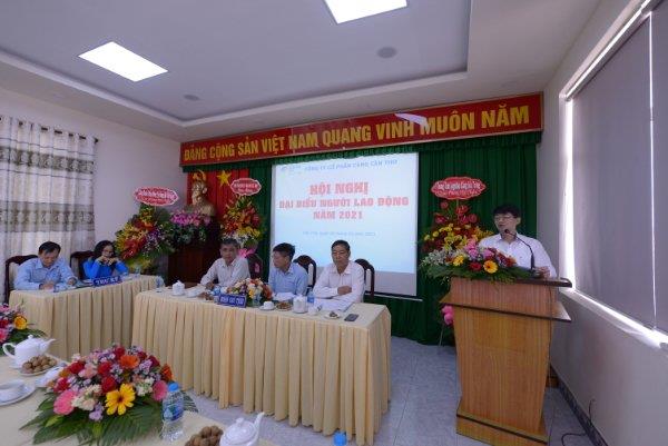 Đồng chí Phạm Văn Hải - Phó Chủ tịch CĐTCT phát biểu chỉ đạo tại HN Người lao động Cảng Cần Thơ 2021 